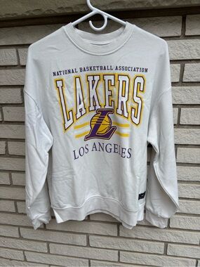 Los Angeles Lakers White Crewneck Sweatshirt - NBA Licensed